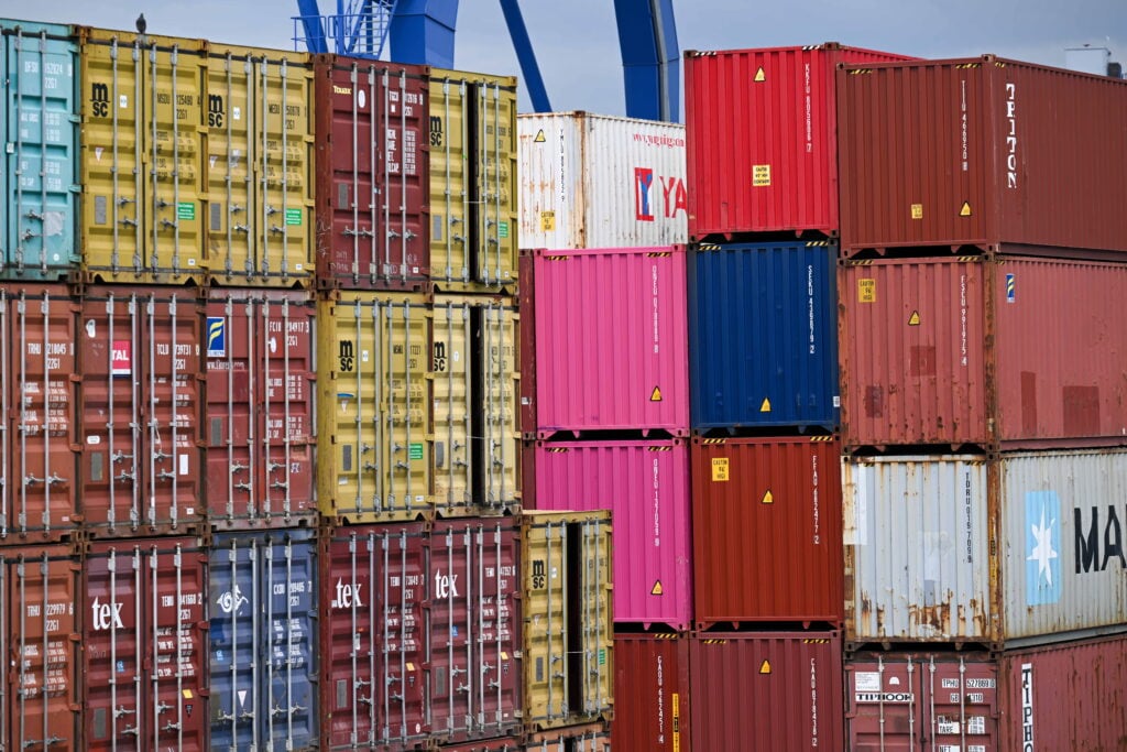 EE. UU. y la UE acuerdan arancel general del 15 % y evitan guerra comercial