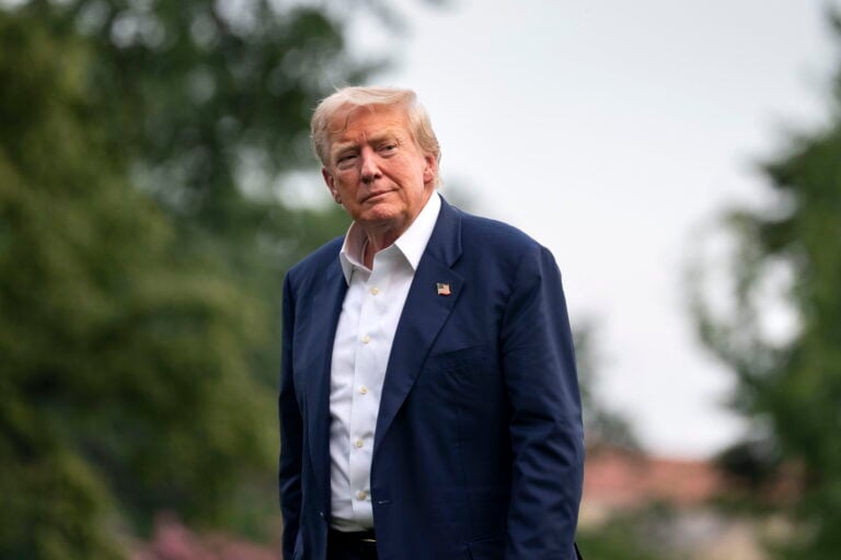 Trump da a Putin 10 días para alcanzar acuerdo de paz con Ucrania o enfrentará sanciones