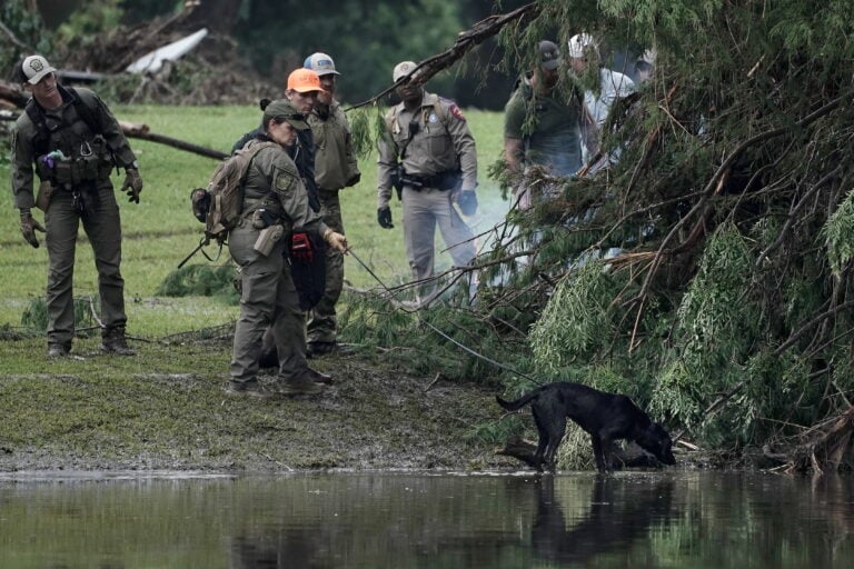 Trump declara emergencia por desastre en Texas tras letales inundaciones: 68 muertos y decenas de desaparecidos
