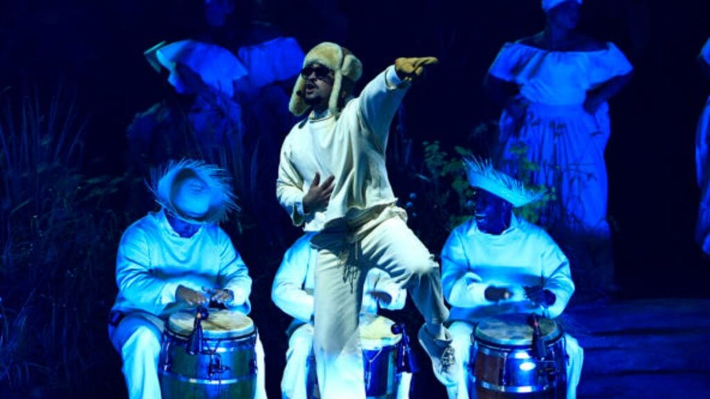 Bad Bunny y la empresa Vibee presentan en San Juan la experiencia inmersiva ‘Seguimo’ Aquí’