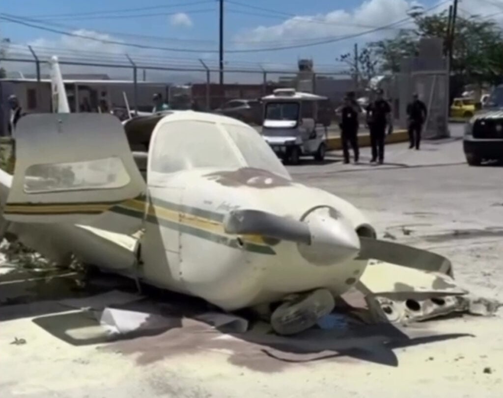 Se estrella avioneta en aeropuerto de Isla Grande (Video)