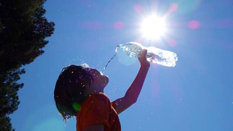 Calor peligroso, bruma densa y mar agitado en la isla por alta concentración de polvo del Sahara