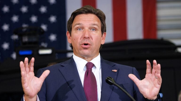Gobernador de Florida aplaza apertura de segundo centro migratorio hasta llenar ‘Alligator Alcatraz’