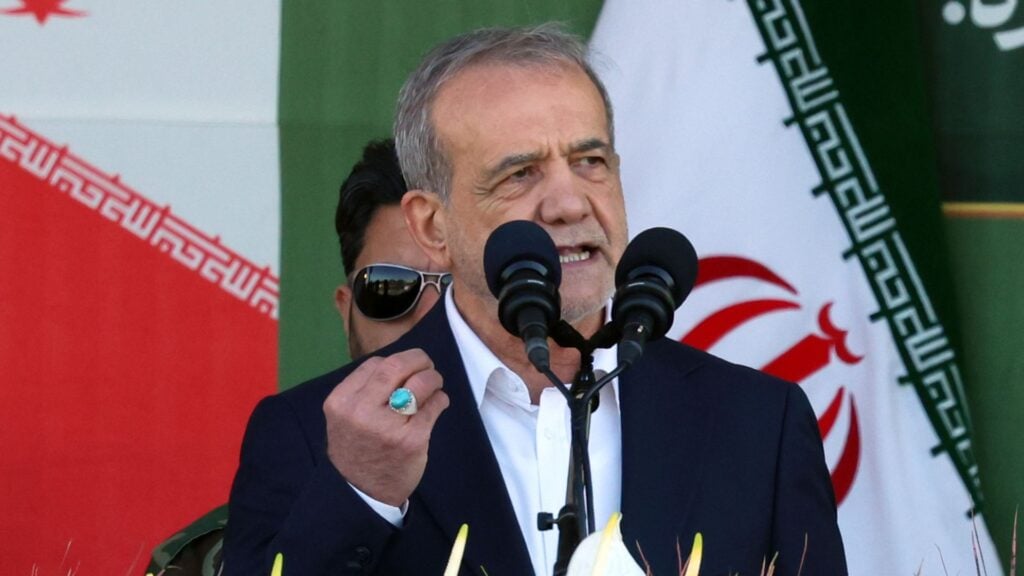 Pezeshkian acusa a Netanyahu de empujar a EE.UU. hacia una guerra