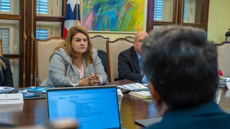 Fortaleza anuncia nuevas leyes para mejorar servicios públicos y ampliar derechos