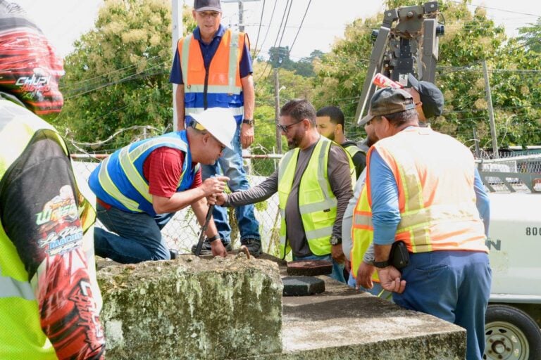 $200 mil en daños por rotura de tubería en Carraízo; Guaynabo exige respuestas