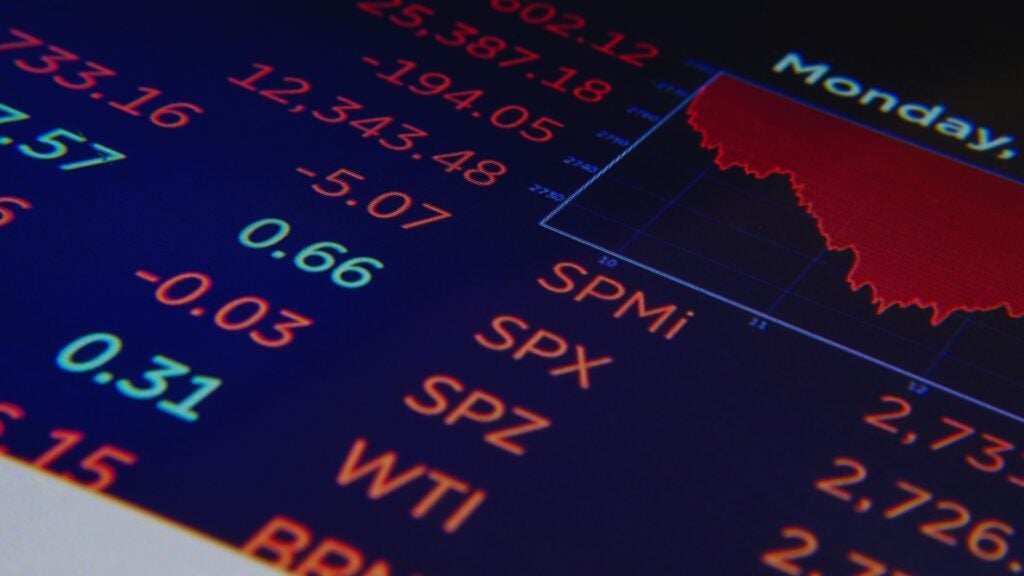 Trump desata nueva tormenta comercial, Wall Street lo siente de inmediato