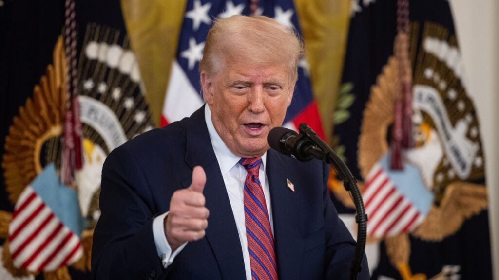 Corte Federal declara inconstitucional medida de Trump contra hijos de migrantes