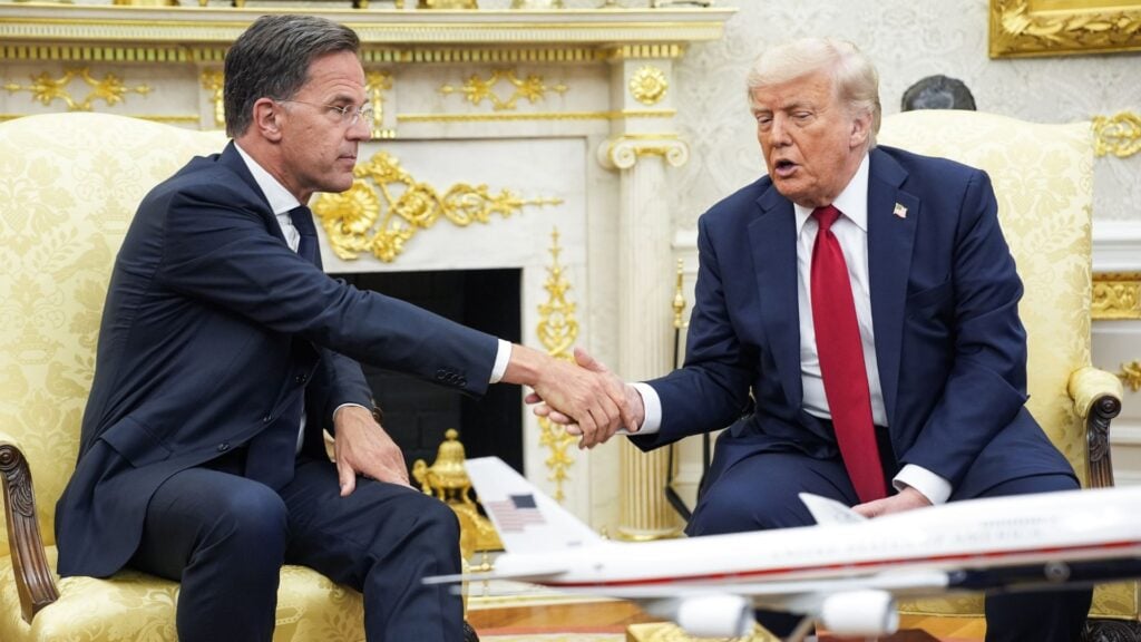 Trump anuncia que EE.UU. enviará armas a Ucrania a través de la OTAN sin asumir el costo