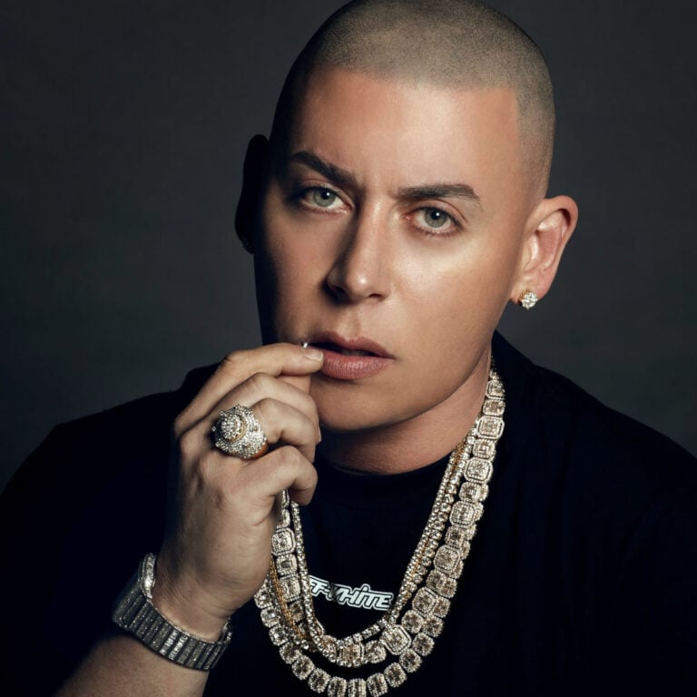 Roban en residencia del cantante Cosculluela en Trujillo Alto; lo amarraron durante el asalto
