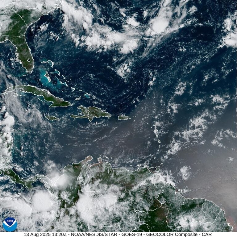 Tormenta Tropical Erin podría convertirse en huracán; calor extremo, bruma y lluvias afectan a Puerto Rico
