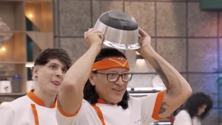 Elvis Crespo sorprende al abandonar Top Chef VIP 4 antes de la primera eliminación