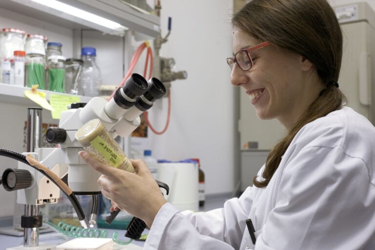 La microbiota, clave para tratar la depresión: la investigación pionera de la bioquímica Anna Castells