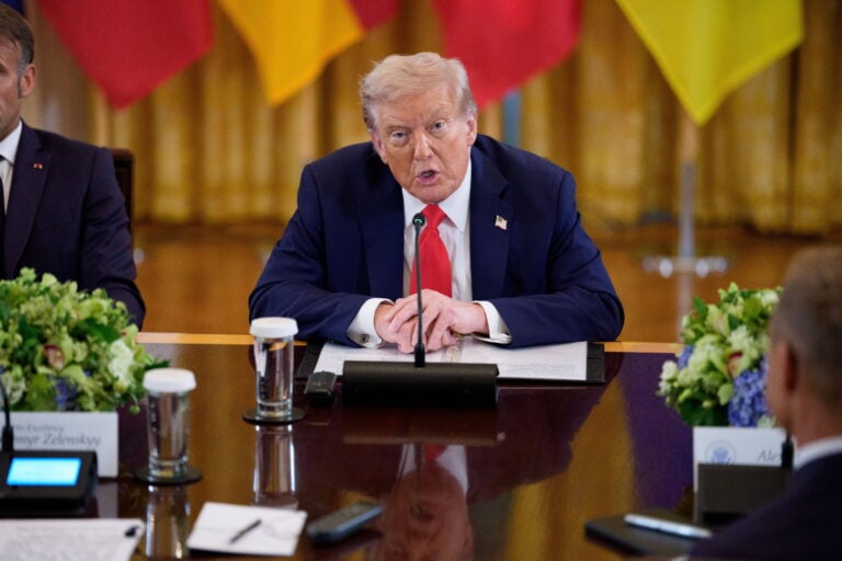 Trump niega ser un dictador y defiende despliegue de tropas en ciudades demócratas
