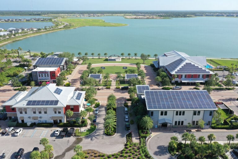 Babcock Ranch: la comunidad “a prueba de huracanes” que funciona 100% con energía solar en Florida