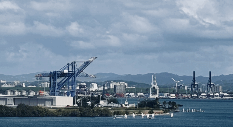 Guardia Costera cierra  6 puertos incluyendo          San Juan por el huracán Erin