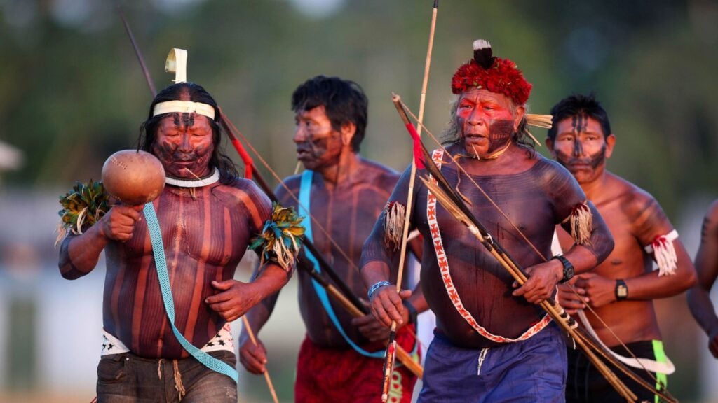 Indígenas amazónicos denuncian falta de apoyo estatal en la defensa de la selva