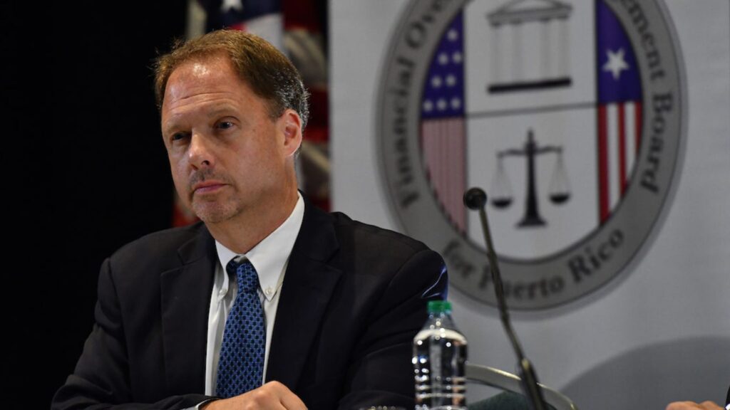Casa Blanca destituye a otro miembro de la Junta de Supervisión Fiscal de Puerto Rico