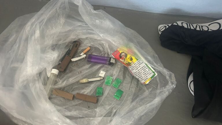 Radican cargos a hombre por intento de introducir drogas a prisión en Bayamón