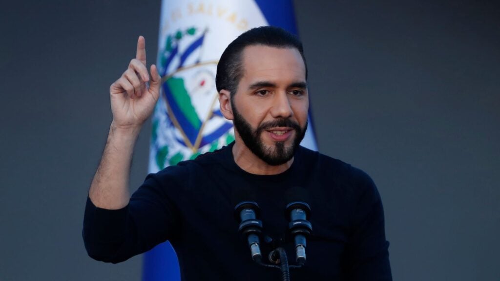 Red de defensa de inmigrantes critica retrocesos democráticos en El Salvador
