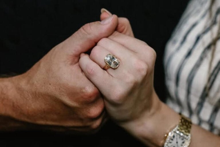 Un diamante del siglo XIX: así es el anillo de compromiso de Taylor Swift