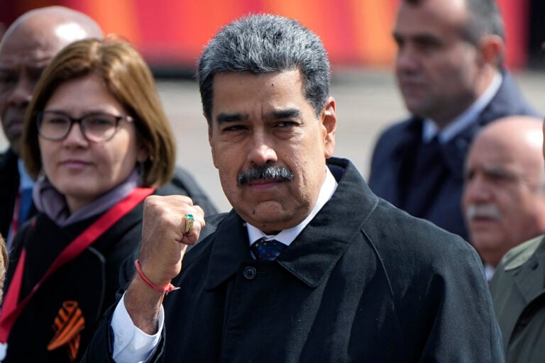 Maduro jura que “a Venezuela no la toca nadie” ante amenazas de EE.UU.