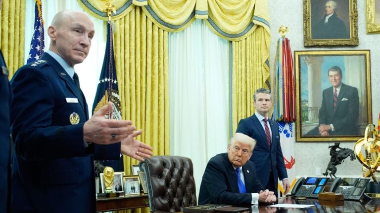 Quinta salida de líder militar en la Administración Trump: David Allvin anuncia su retiro