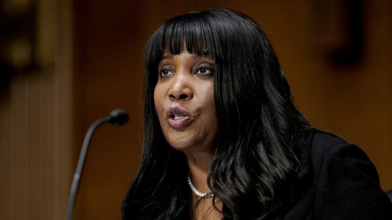 Nueva batalla entre Trump y la Reserva Federal: Lisa Cook impugna su despido