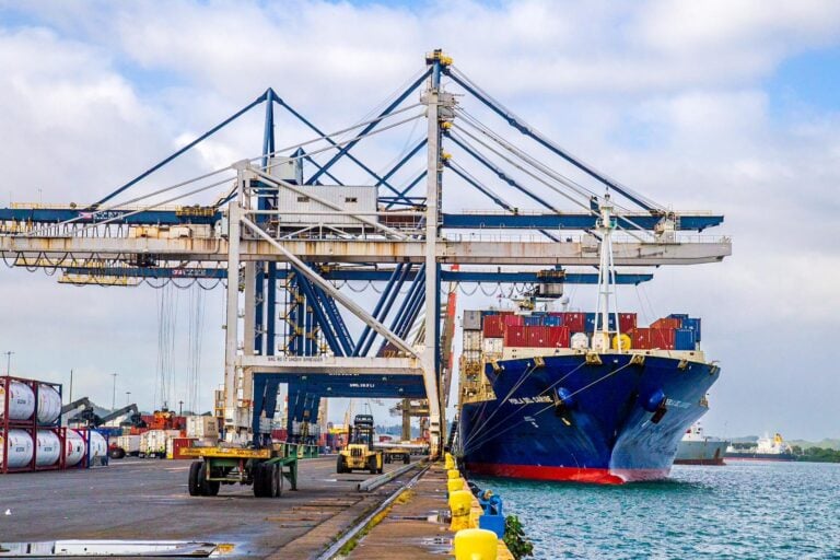Contralor emite opinión adversa sobre la Autoridad de los Puertos por deficiencias fiscales y contratos vencidos