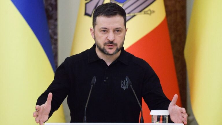 Zelenski pide ser parte de las negociaciones que prepara Washington con Rusia