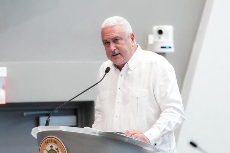 Rivera Schatz pide a exdirectores de PRITS denunciar presiones indebidas; Gobernadora defiende eliminación de la oficina