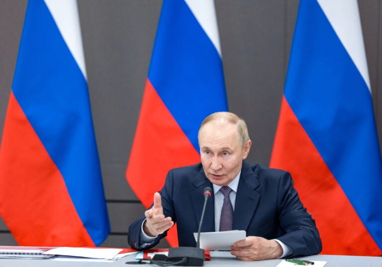 Rusia ofrece a EE.UU. prolongar el último pacto de desarme nuclear hasta 2027
