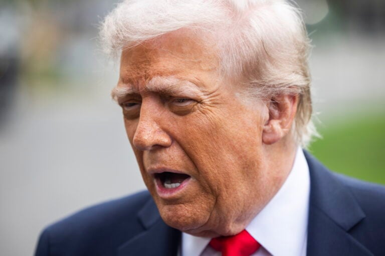 Trump confirma que fuerzas de EE.UU. han atacado tres embarcaciones de presuntos narcotraficantes venezolanos en el Caribe