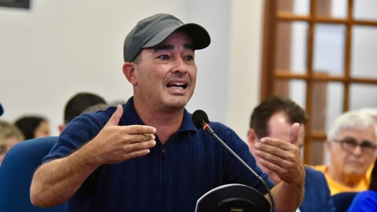 Eliezer Molina alega trato negligente del CIC ante hurto en su residencia