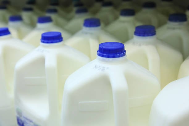 Nuevo aumento en la leche: el galón sube a $7.09 en Puerto Rico