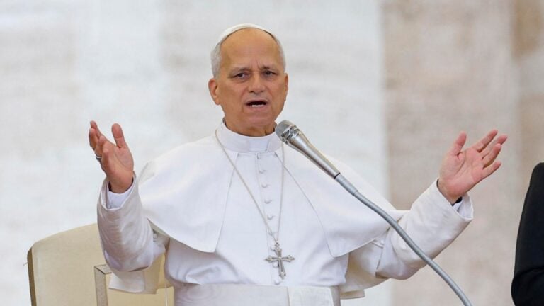 Humor en el Vaticano: León XIV admite que aún se pregunta por qué lo eligieron como papa