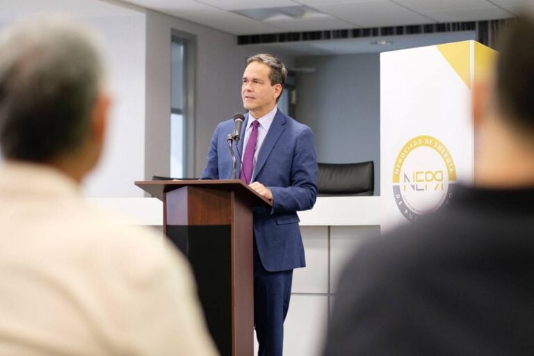 Negociado de Energía aprueba enmienda a contrato con Energiza para planta a gas natural con 560 MW y ahorros proyectados