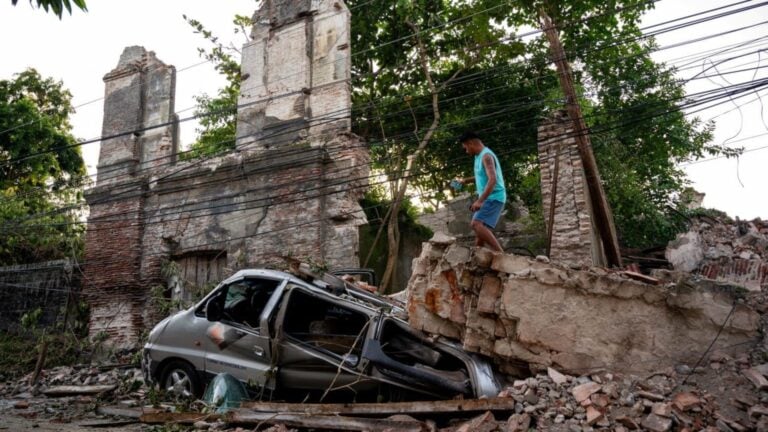 Fuerte terremoto de magnitud 6,9 sacude el centro de Filipinas y activa alerta de tsunami