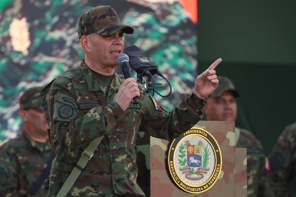 Padrino López denuncia despliegue militar de EE. UU. y afirma que 6,2 millones de milicianos protegen Venezuela