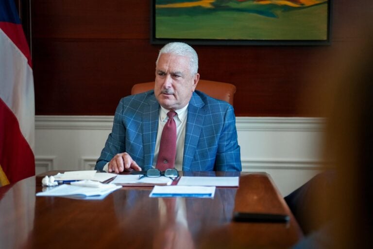 Rivera Schatz propone usar nuevos fondos del arbitrio al ron para retiro de la Policía y el CRIM