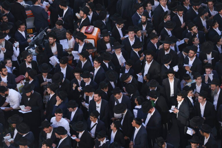 Decenas de miles de ultraortodoxos protestan en Jerusalén contra su reclutamiento militar obligatorio