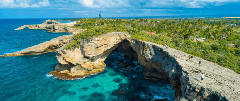 Denuncian bloqueo ilegal de accesos a la Cueva del Indio en Arecibo