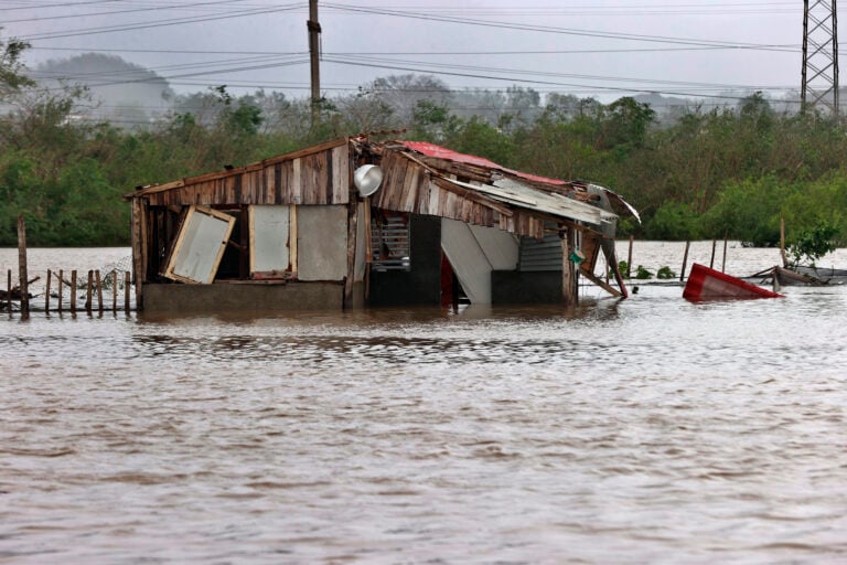Huracán Melissa deja destrucción y millones sin electricidad en el oriente de Cuba
