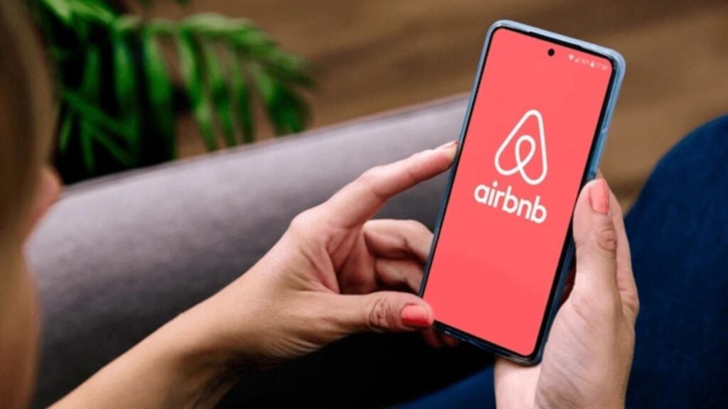 Airbnb endurece controles para prevenir celebraciones no autorizadas este fin de semana