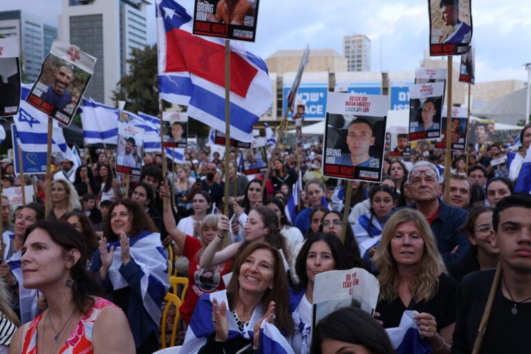Hamás libera a los últimos rehenes vivos como parte del acuerdo de alto el fuego en Gaza