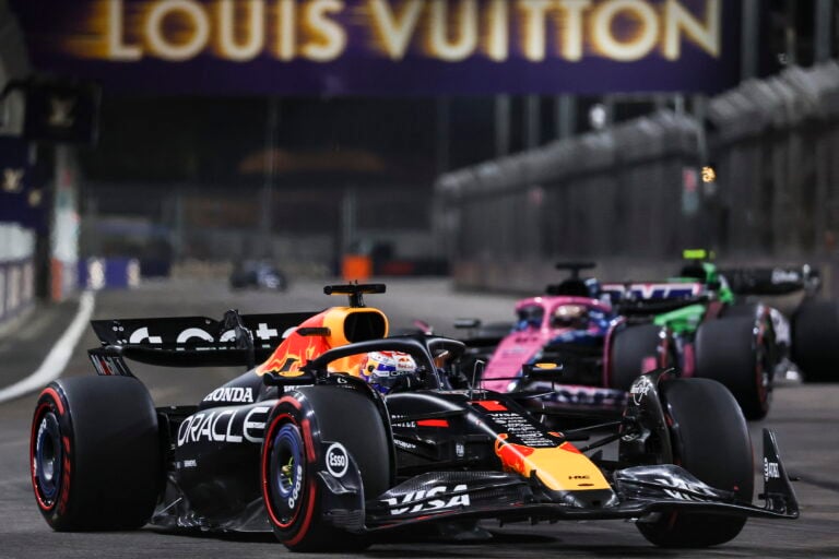 F1 Singapur: Piastri lidera los entrenamientos; Alonso y Sainz entre los 10 mejores