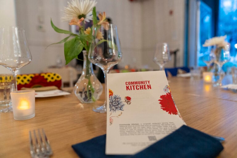 Un restaurante en Nueva York deja que tú elijas cuánto pagar por alta cocina: $15, $45 o $125
