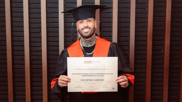 Nicky Jam recibe doctorado honoris causa en Industrias Creativas y Emprendimiento Cultural