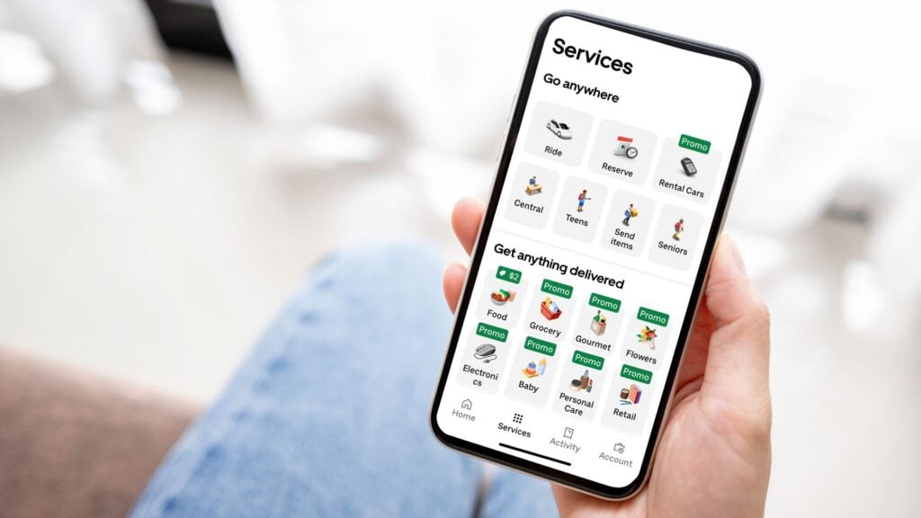 Nueva función de Uber permite a familiares asistir a adultos mayores en sus trayectos