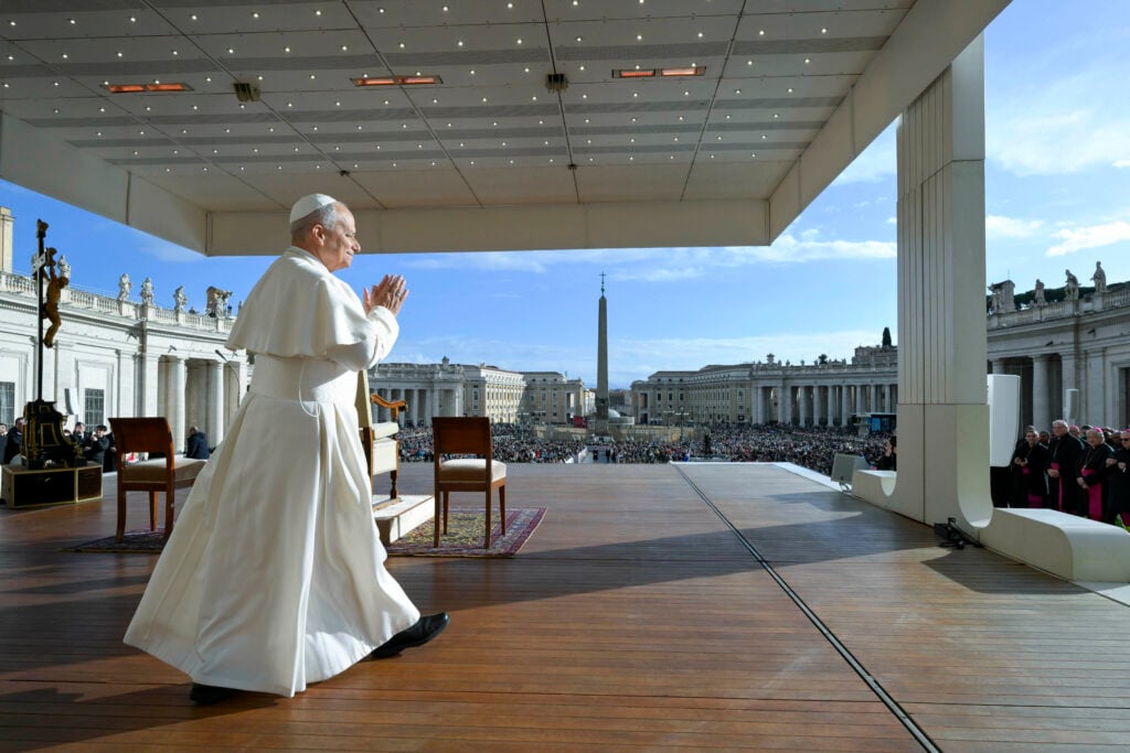 El papa insta a los cristianos en guerra a perdonar y tender puentes de paz
